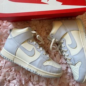 ❄️SOLD❄️ Women’s Nike High Dunks